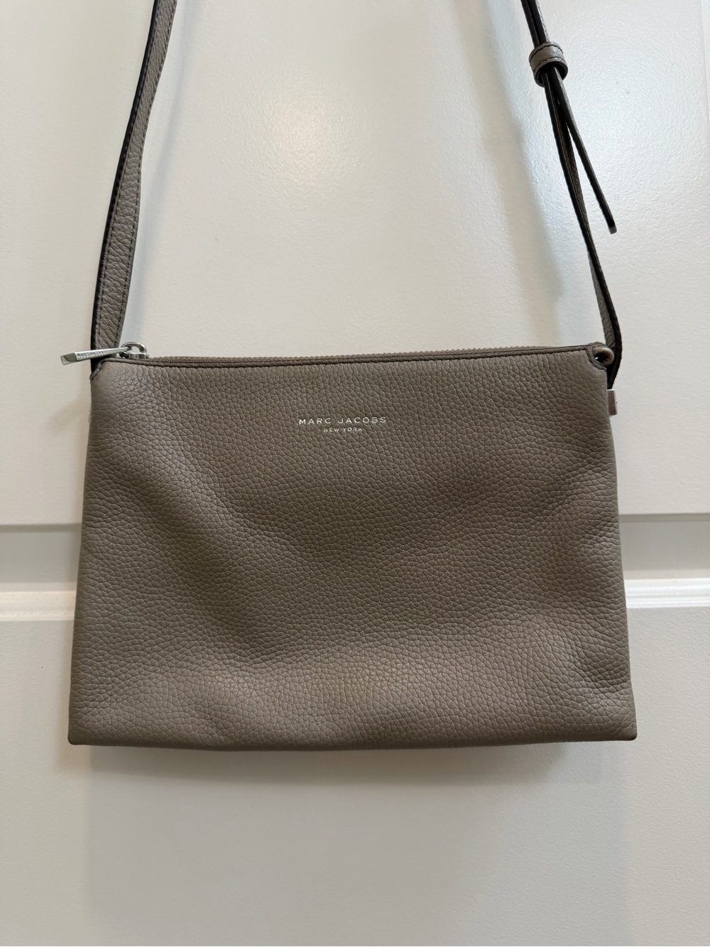 Marc Jacobs Taupe Pebbled Leather Crossbody Bag - Adjustable Strap
